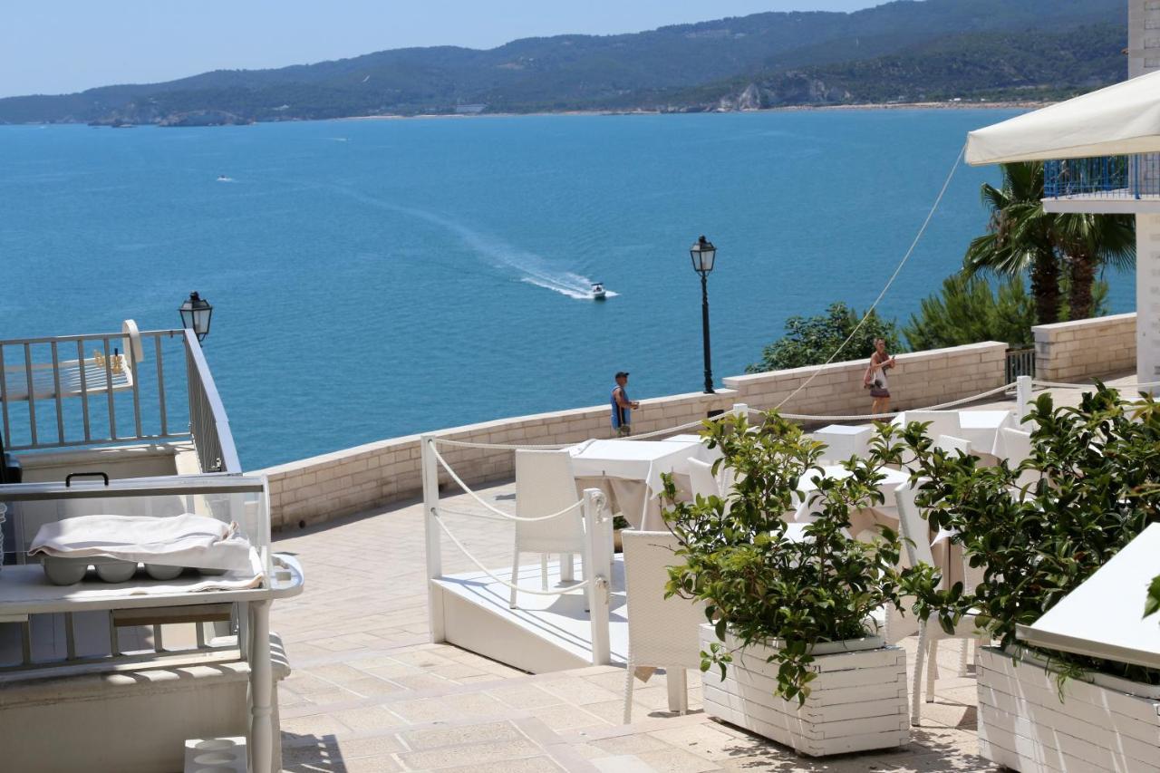 Piazzetta Petrone Apartments + Parking Vieste Luaran gambar