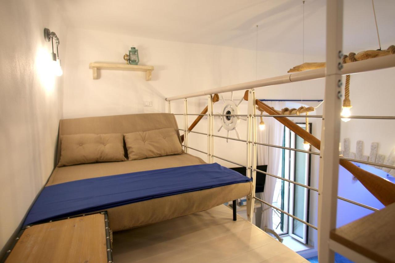 Piazzetta Petrone Apartments + Parking Vieste Luaran gambar