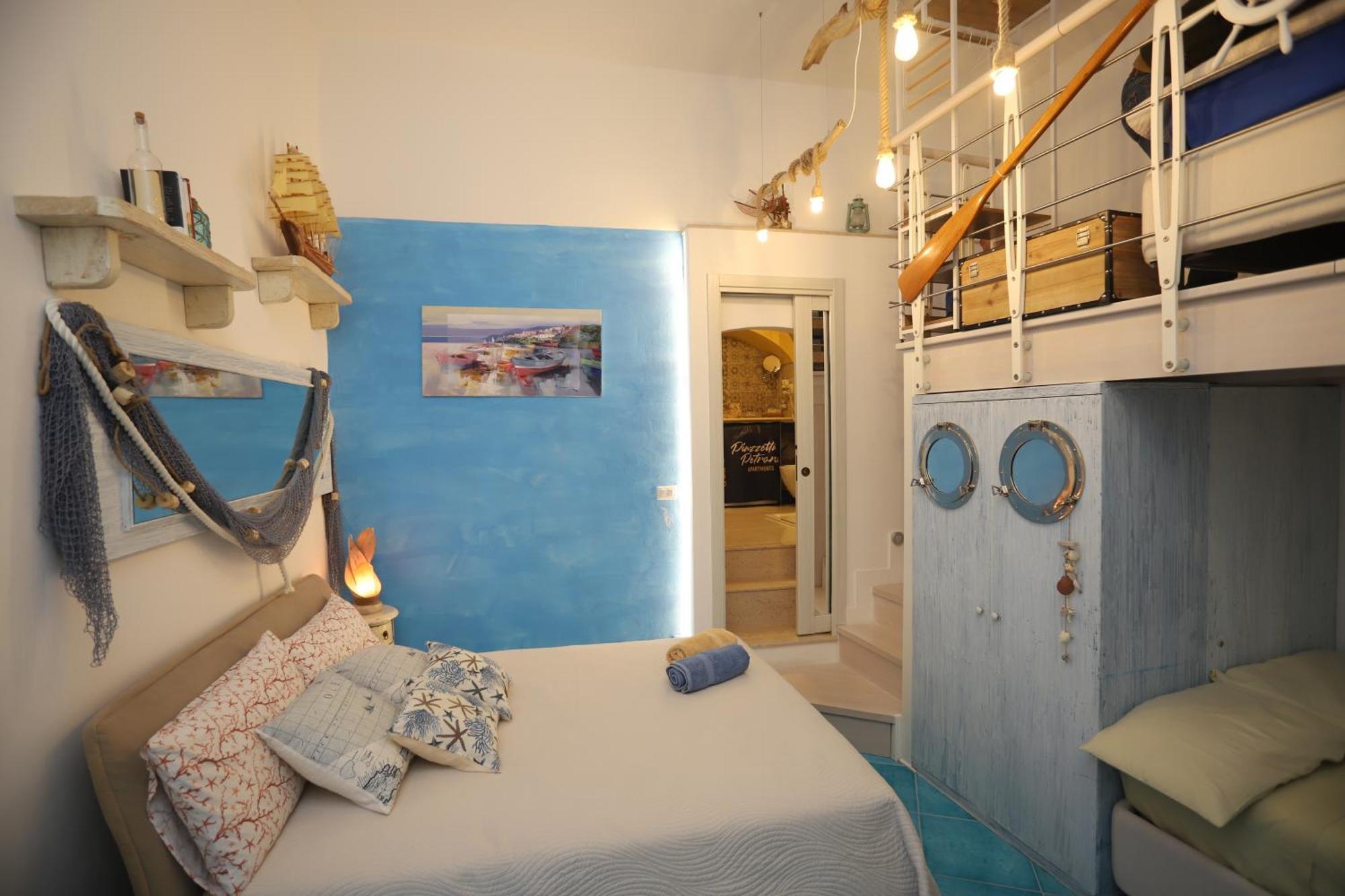 Piazzetta Petrone Apartments + Parking Vieste Luaran gambar